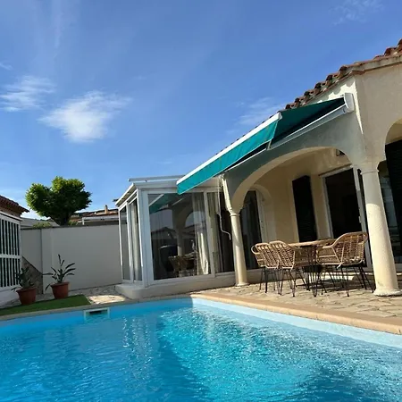 Semesterbostad Haus Oca *